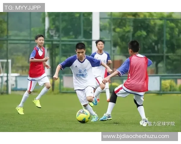 扬州足球球星的成长之路与辉煌成就：从地方少年到国际赛场的突破